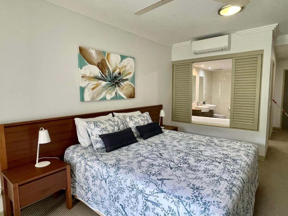 Lovely 1 Bedroom Studio Apartment with Pool. - Housity