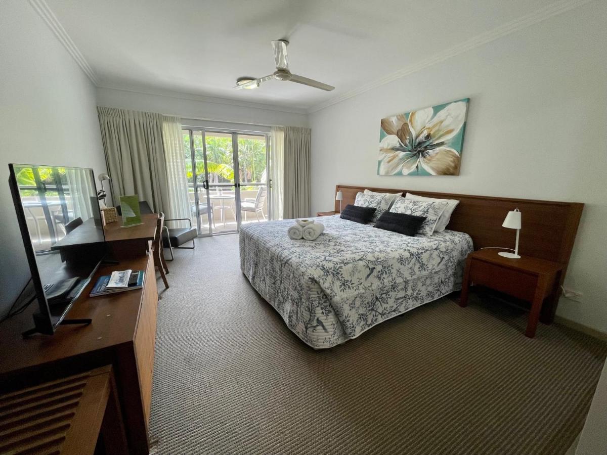 Lovely 1 Bedroom Studio Apartment with Pool. - Housity