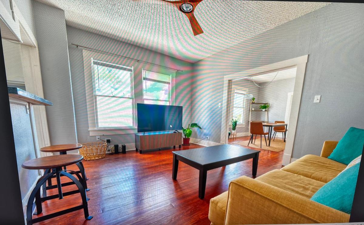 Luxury 1BD 1BA Close to Downtown - Housity