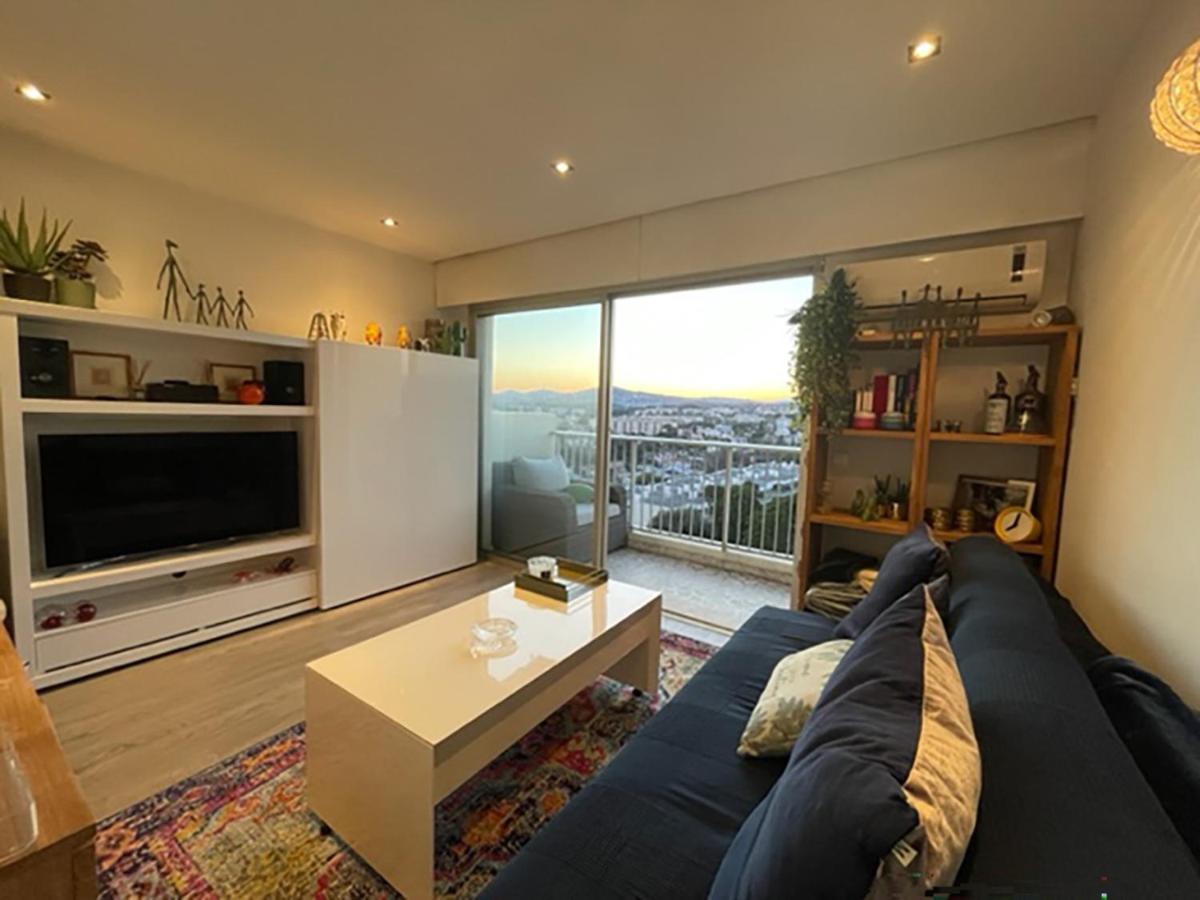 Studio terrasse dans résidence avec piscine - Housity