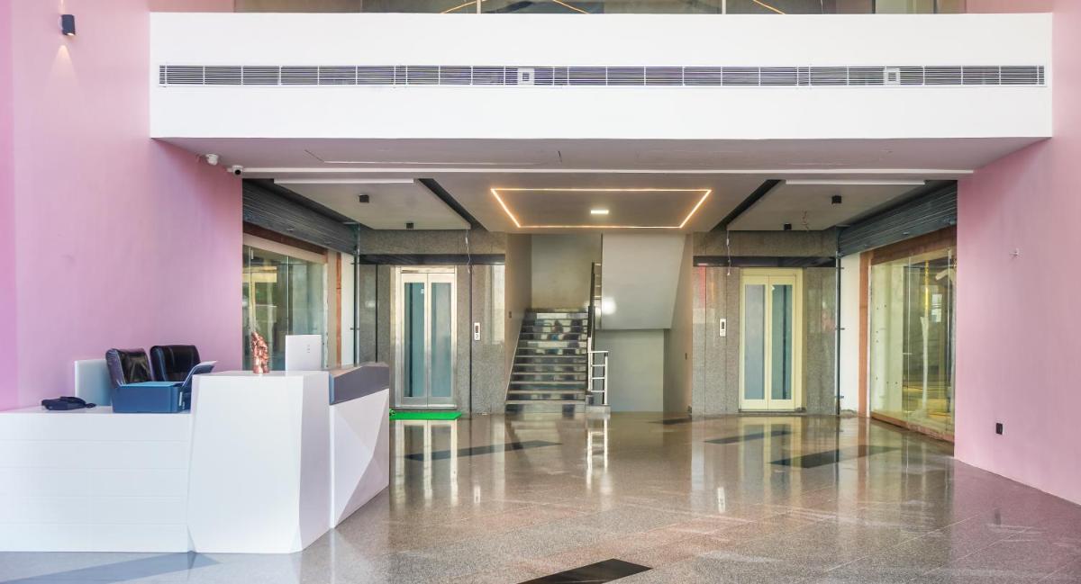 Hotel VR Grand - Housity