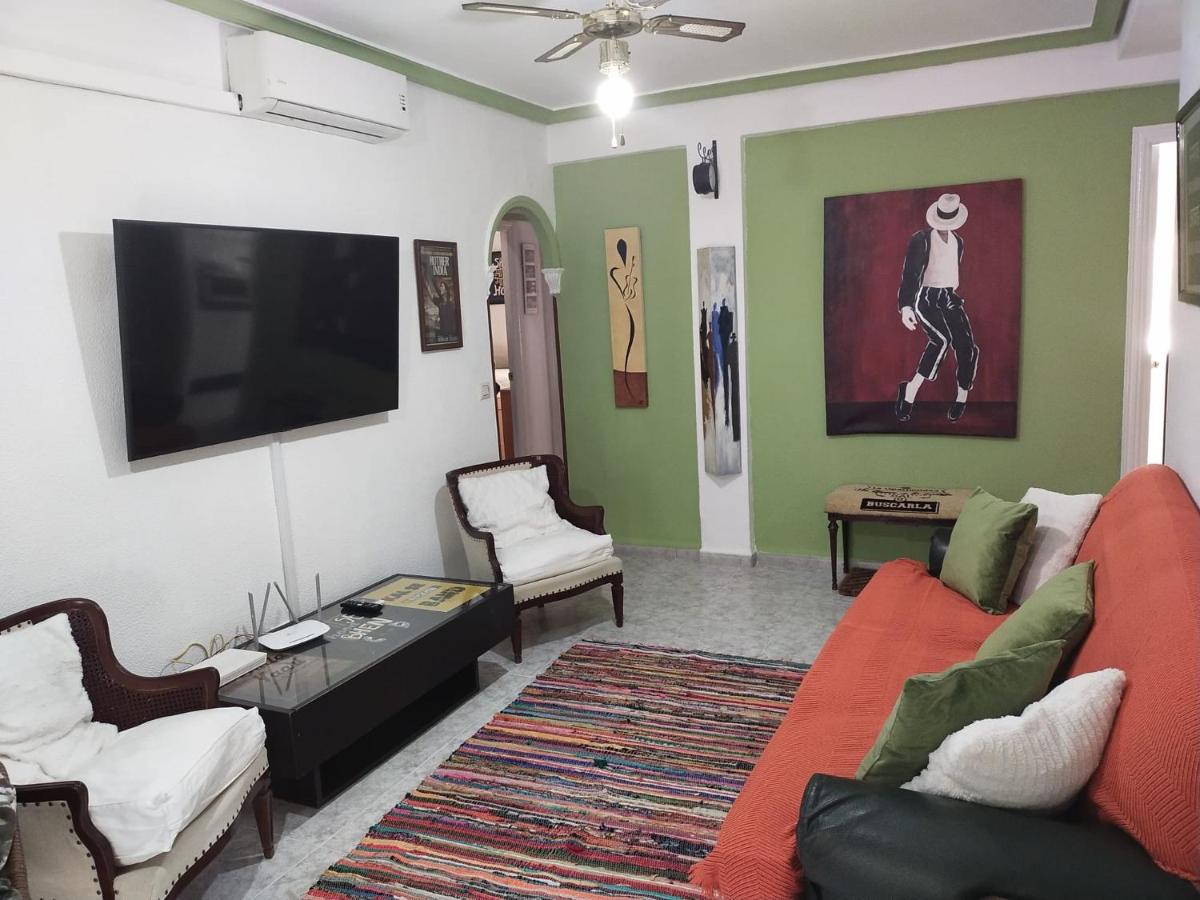 An Indian Bollywood Sevilla Experience - for families, couples & business trips - Housity