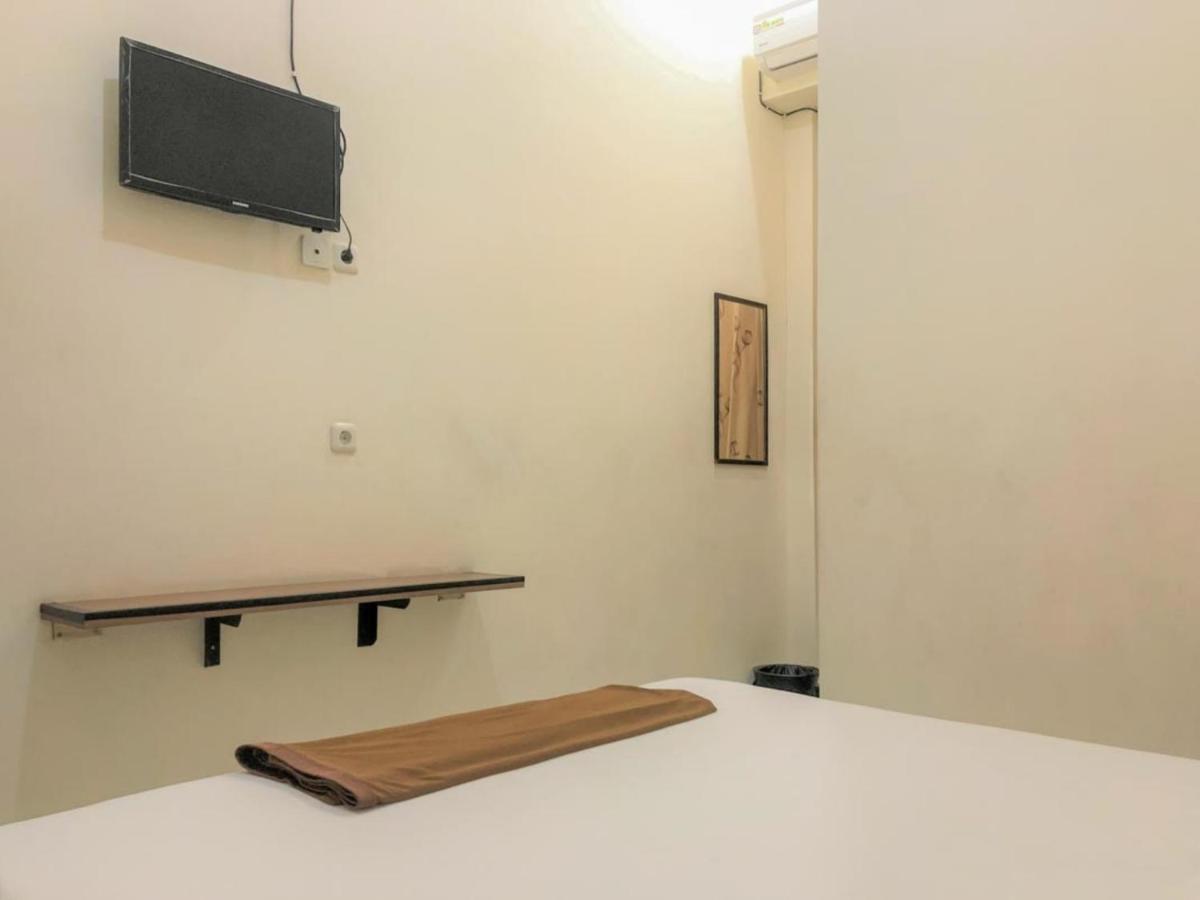 Hotel Lido 88 Sorong Mitra RedDoorz - Housity