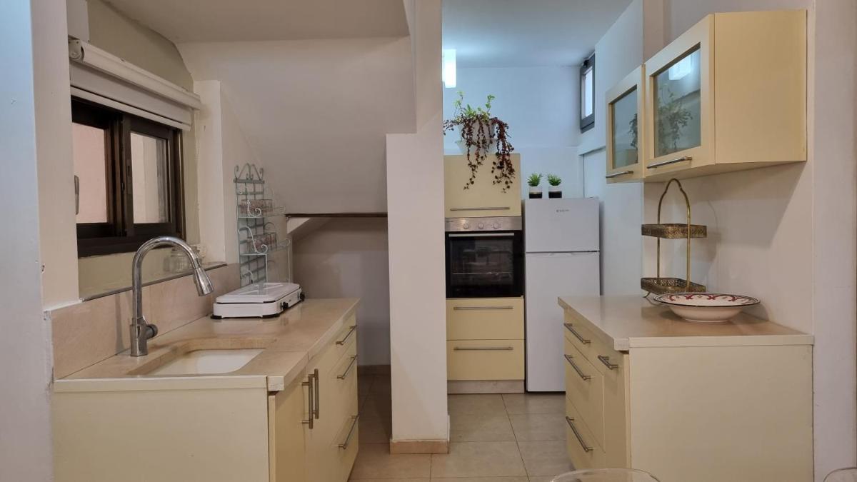 שני חדרי שינה, חניה חינם, איזור שקט ויוקרתי, - Housity