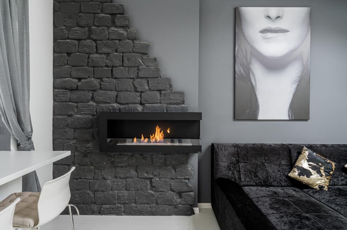 Grey House - Housity