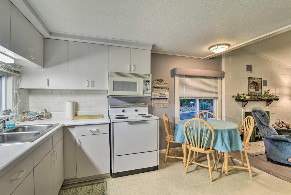 East Tawas Cabin with Lake Huron Access and Views - Housity