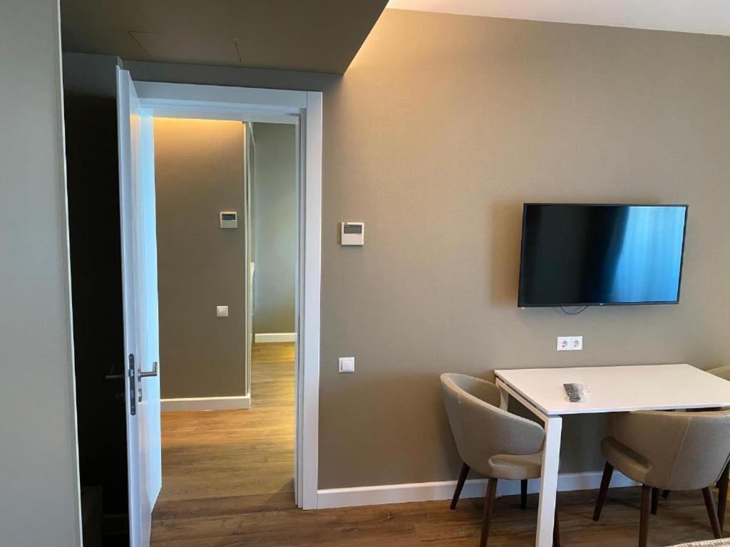 Suitetrails - Royal Apartments In Alliance Palace