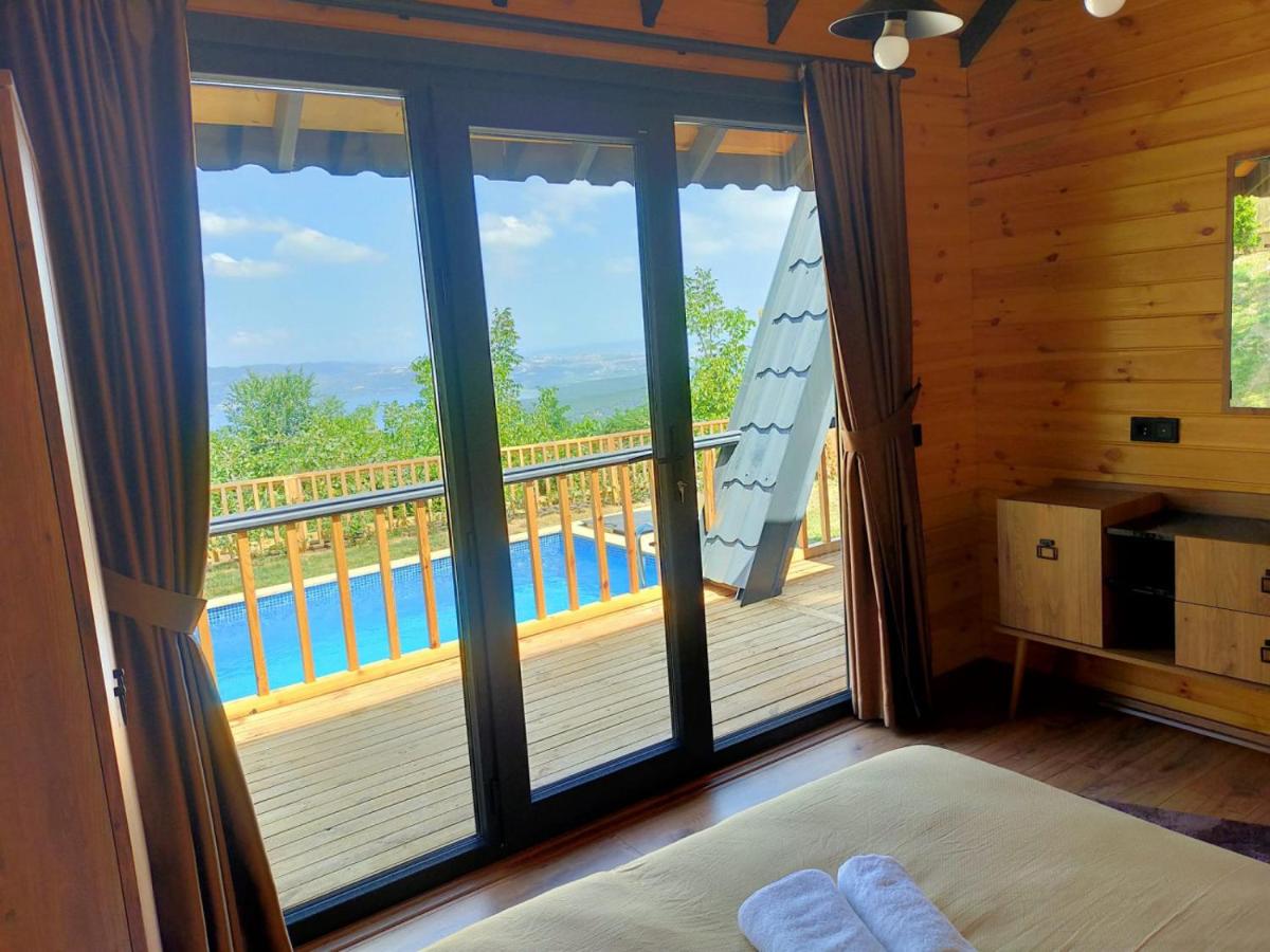 Bungalow with Private Pool and Backyard in Sapanca - Housity