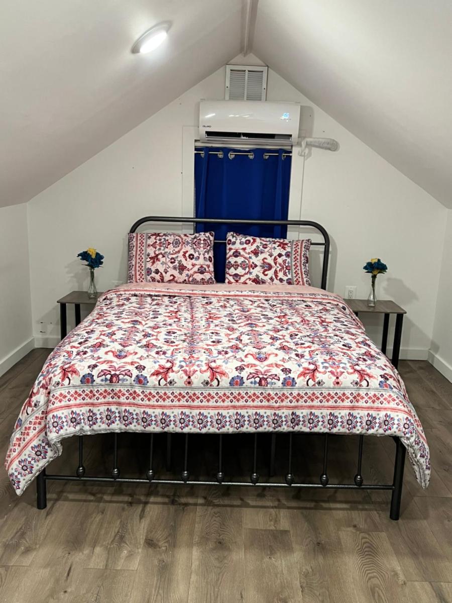 1 Bedroom Apartment - Housity