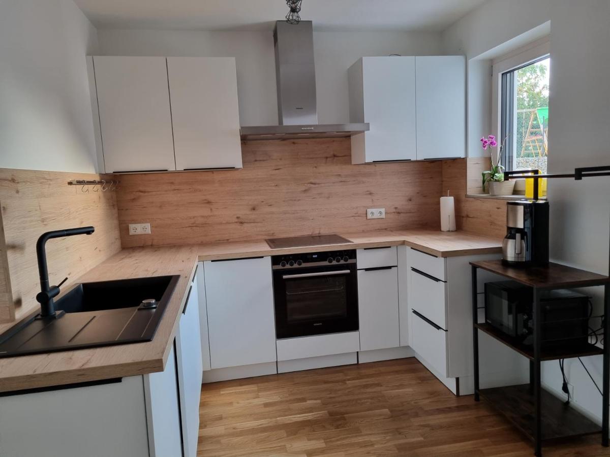 Gemütliche Premium Ferienwohnung mit Terrasse nähe S-Bahn - Housity