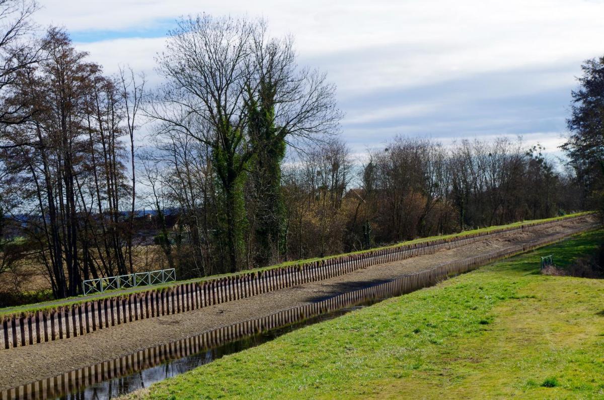 Maison charmante a Pierrefitte sur Loire avec jardin cloture - Housity