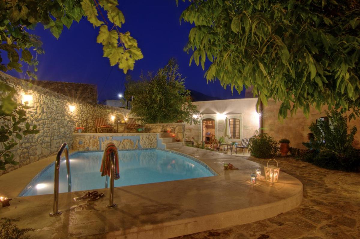 Eleni's Stately Home, picturesque location, By ThinkVilla - Housity