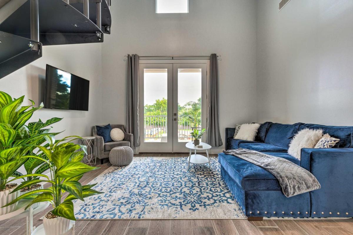 Modern Long Beach Escape about 1 Mi to Shores! - Housity