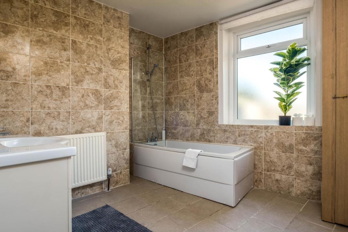 Luxury, very central and spacious house - Housity