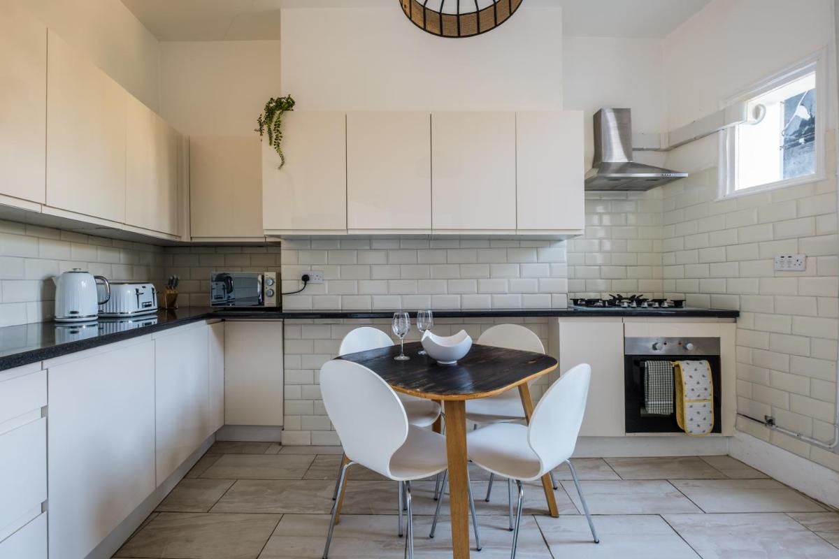 Luxury, very central and spacious house - Housity