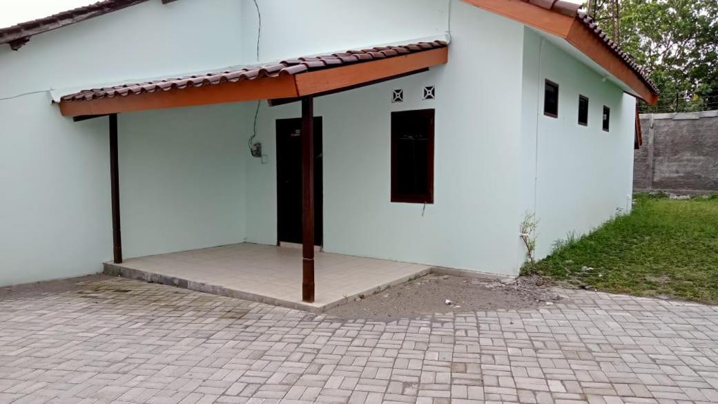 Griya Rejeki Homestay by FH Stay - Housity