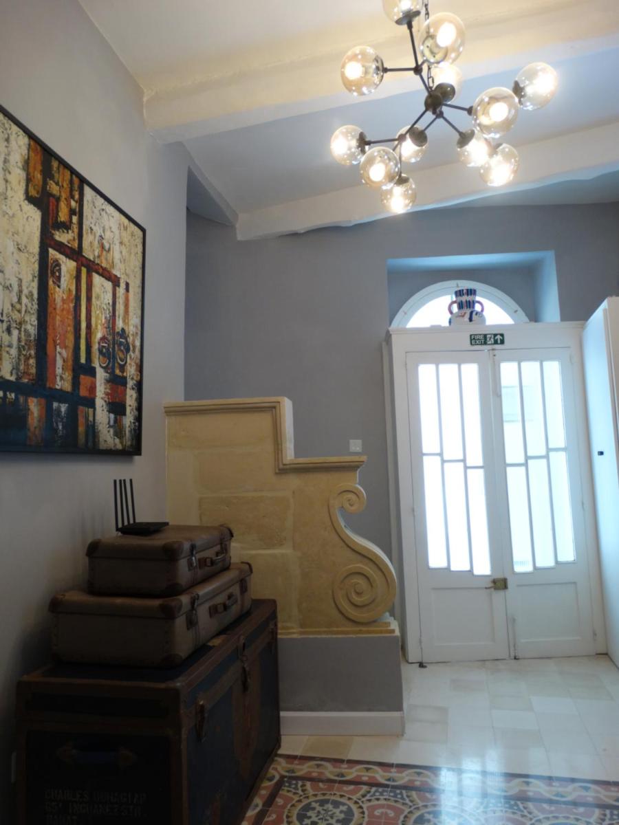 60 Indri Borg Townhouse - Housity