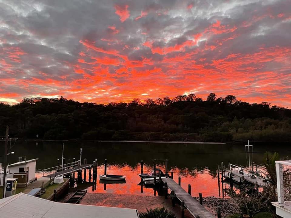 Your Perfect Waterfront Escape - Housity