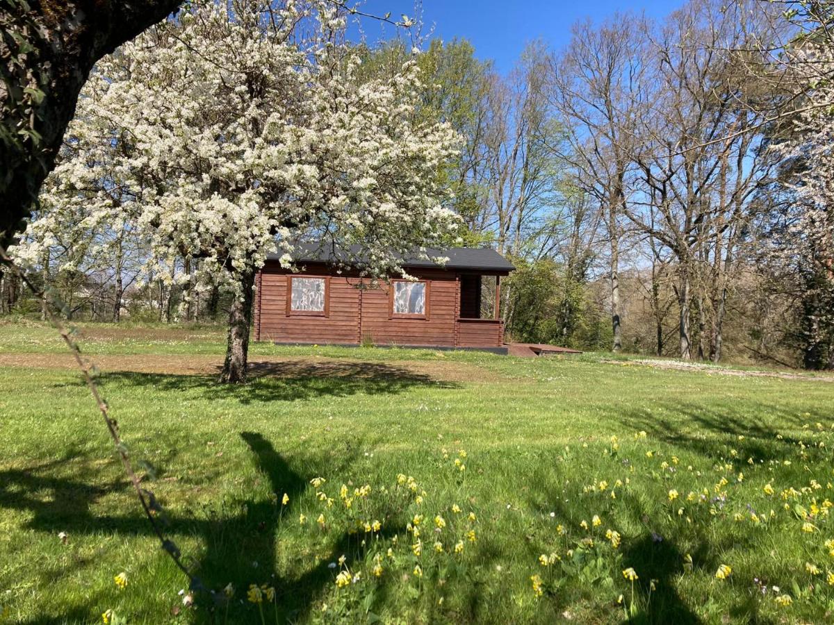 Lac De Lumiere. Relax with rural lakeside living - Housity