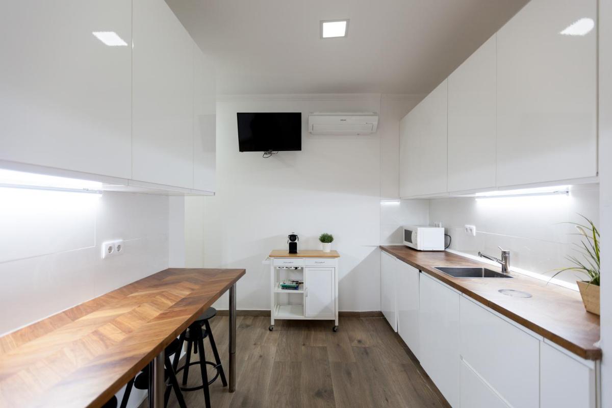 FLH Alameda Guest House - Housity