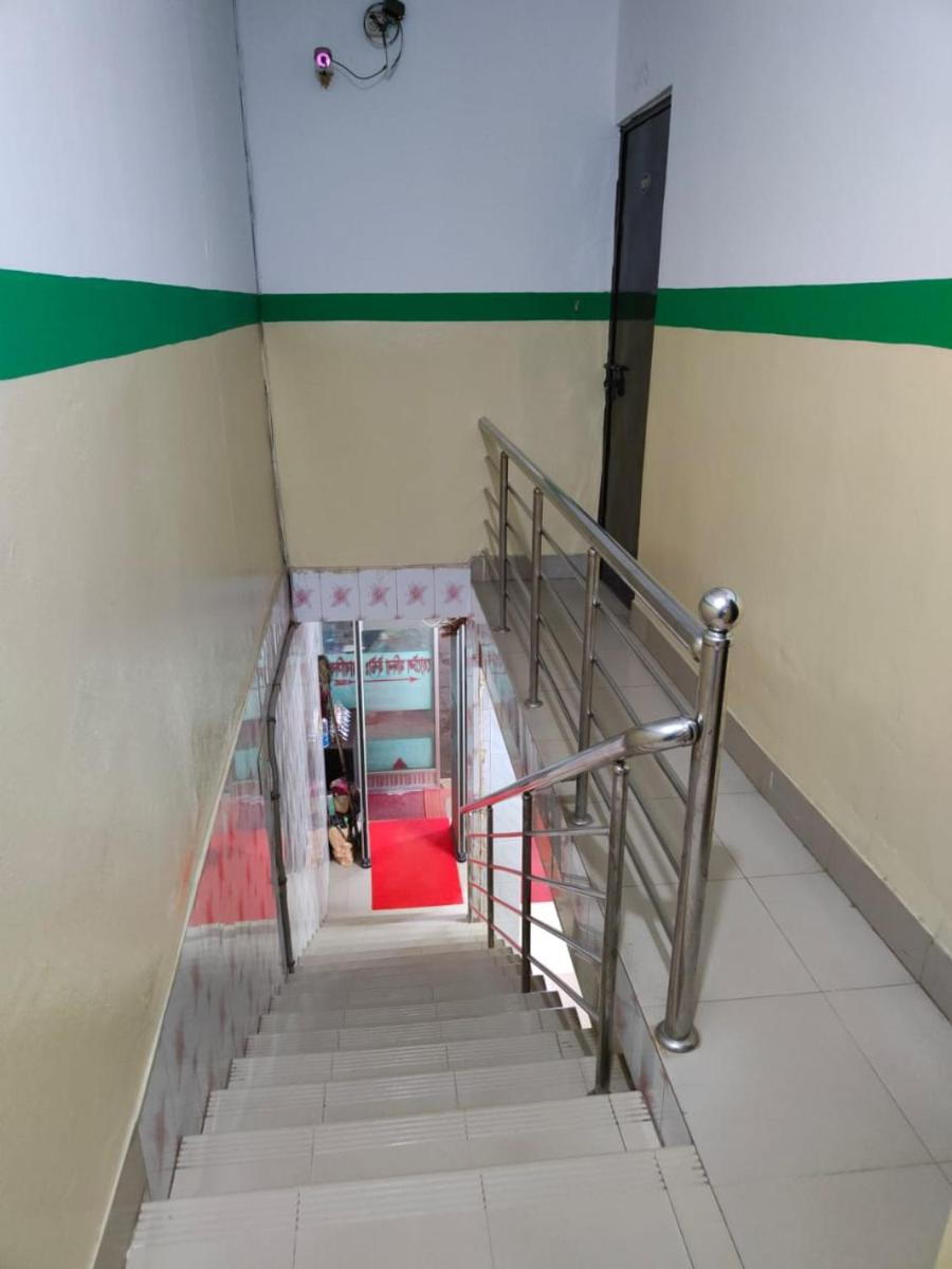 Suitetrails - Hotel Madina International হোটেল মদিনা ইন্টা: (আবাসিক)