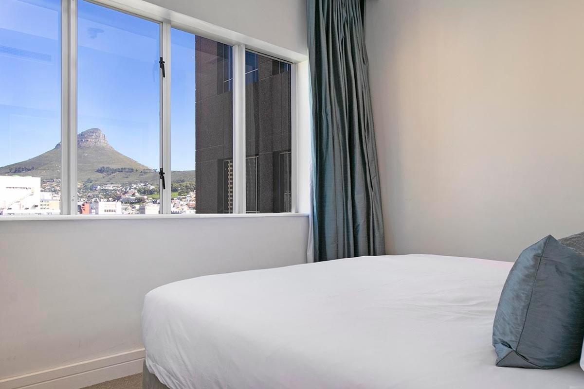 Stay In Luxury at Stonehill Place - Housity