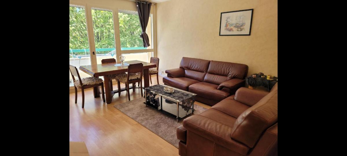 Appartement T3+balcon, près d'un centre commercial - Hizvo