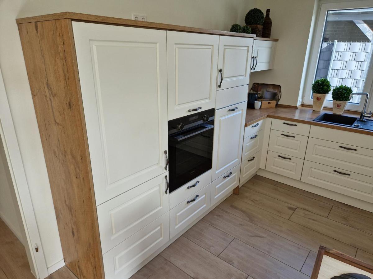 Suitetrails - Apartment nahe Meyer Werft in Ostfriesland mit Küche & Netflix