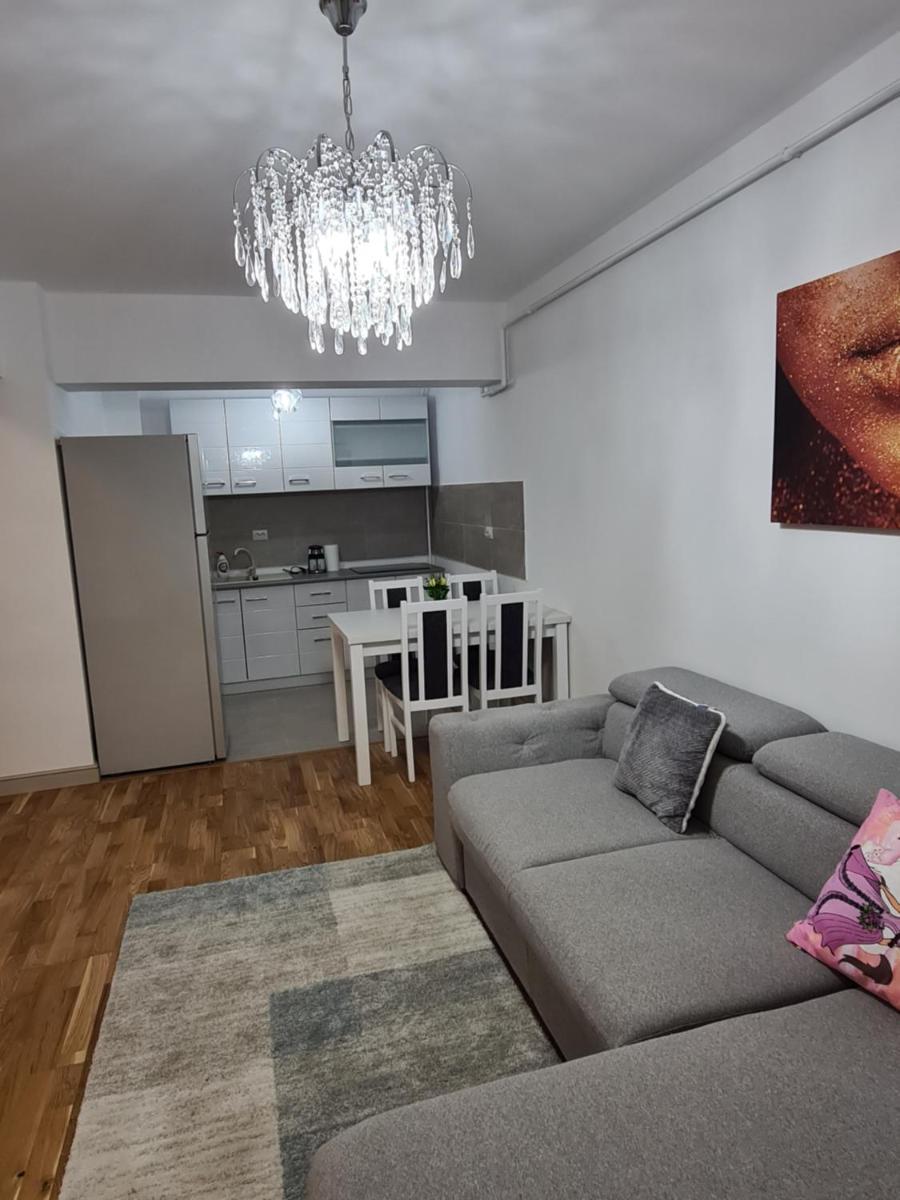 Himson Apartament - Housity