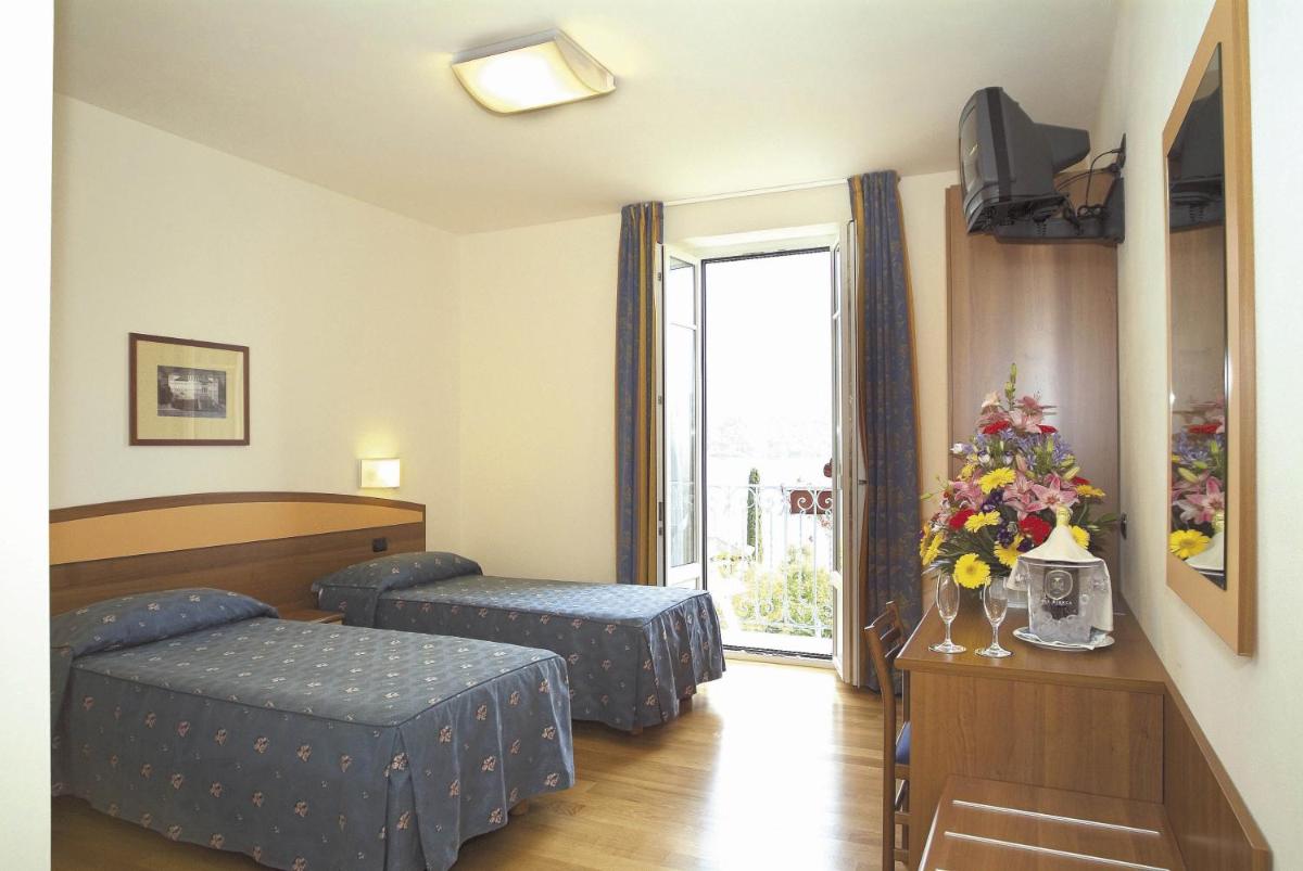 Hotel Lario - Housity