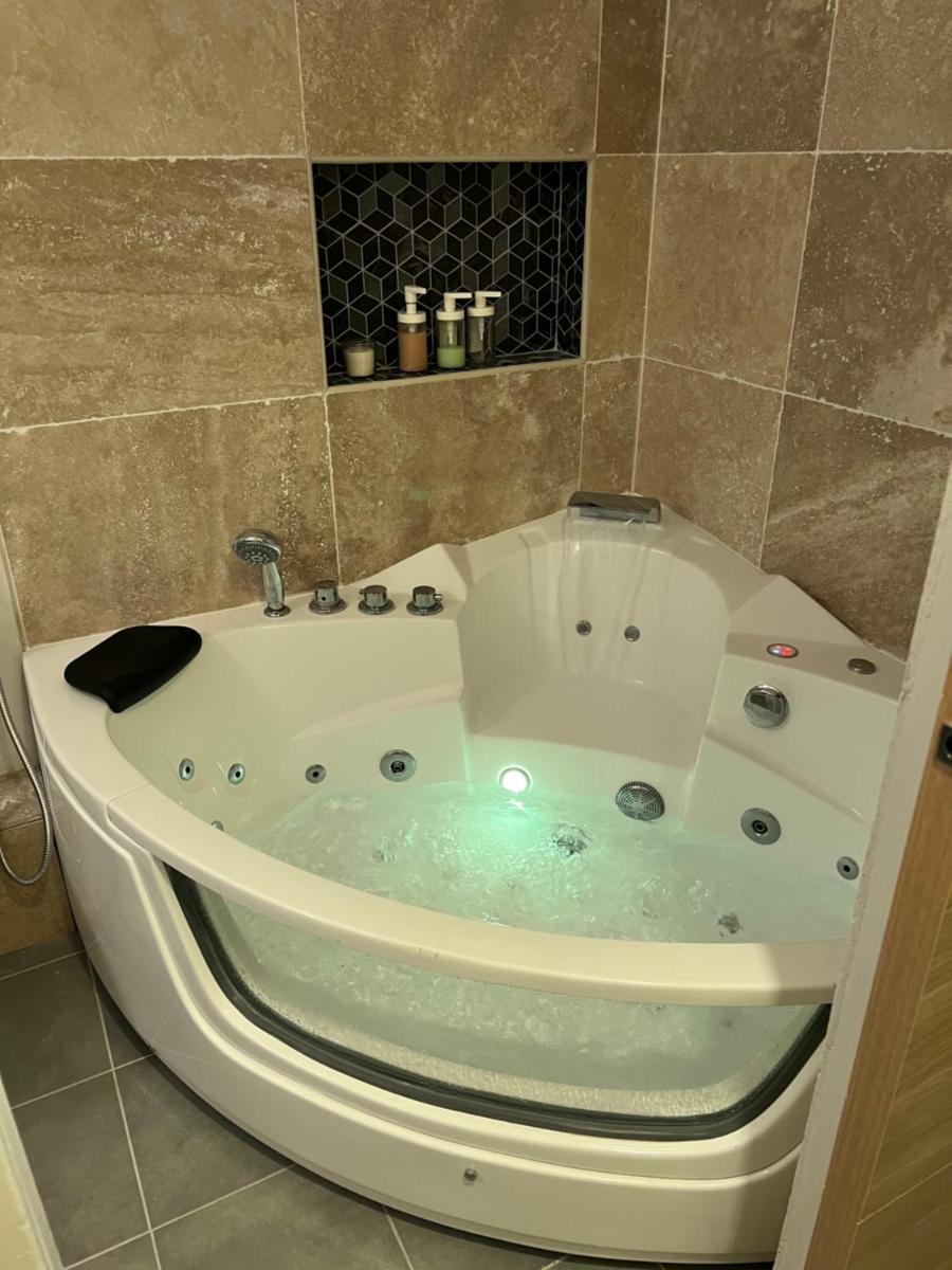 Suitetrails - Chez Manena : appartement avec Jacuzzi