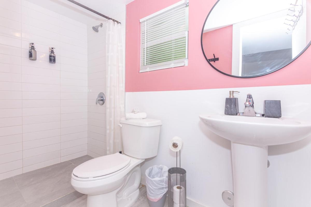 Studio Miami with Backyard - Heart of Downtown and Wynwood - Housity