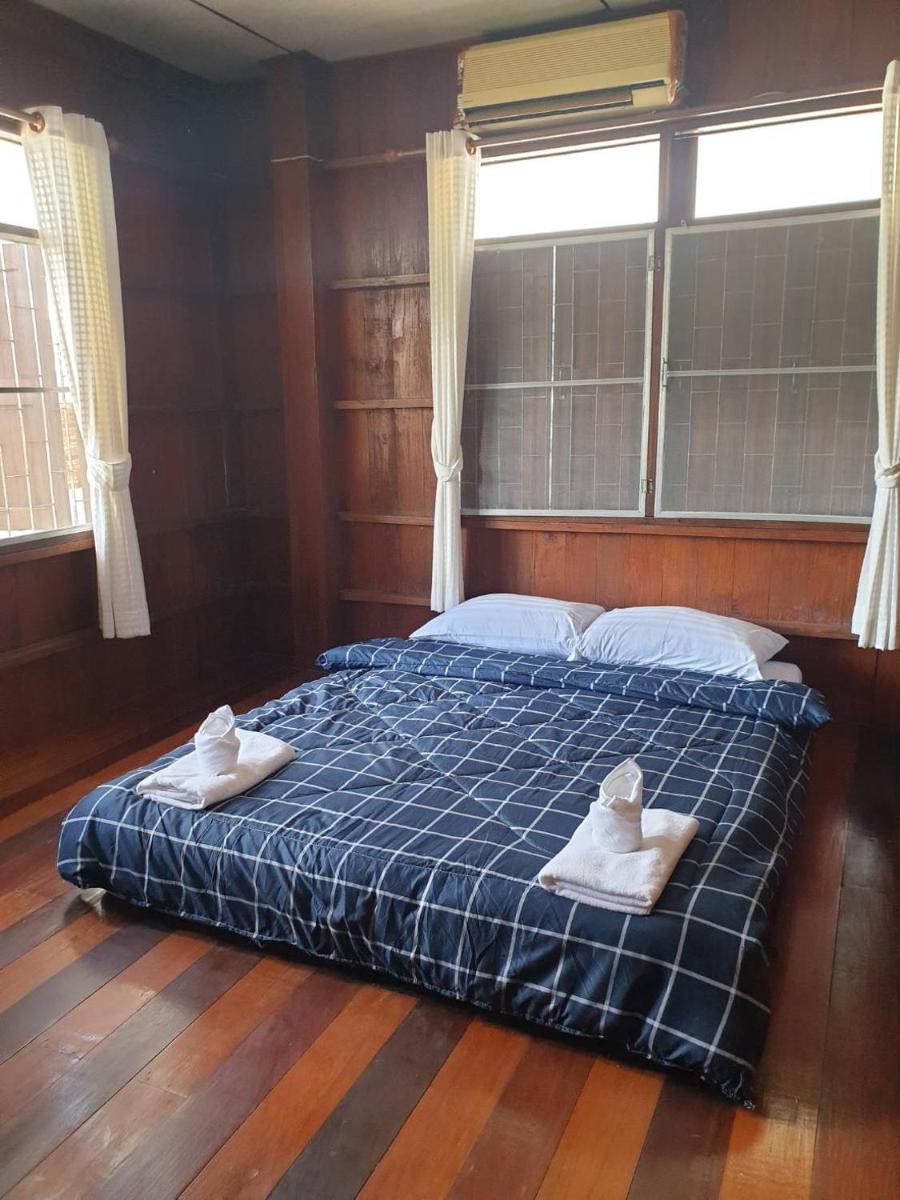 บ้านคุณย่า by comemoonloft - Housity