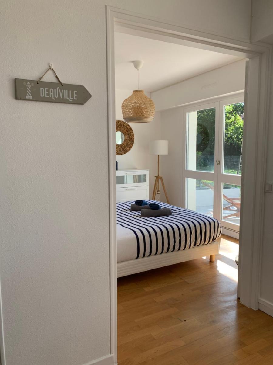 Trouville, appartement rénové avec grande terrasse au calme - Housity