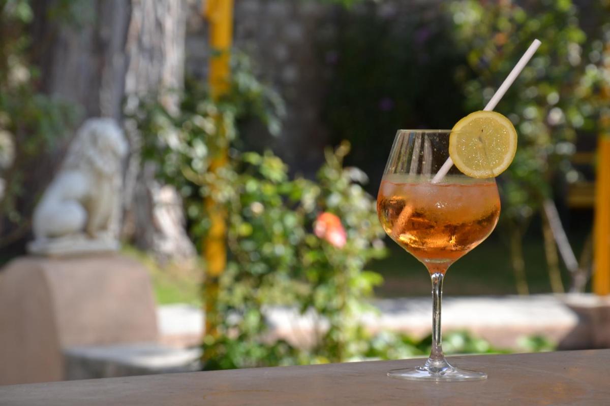 Boissons dans l'établissement Les Arcades Le Lion D'or