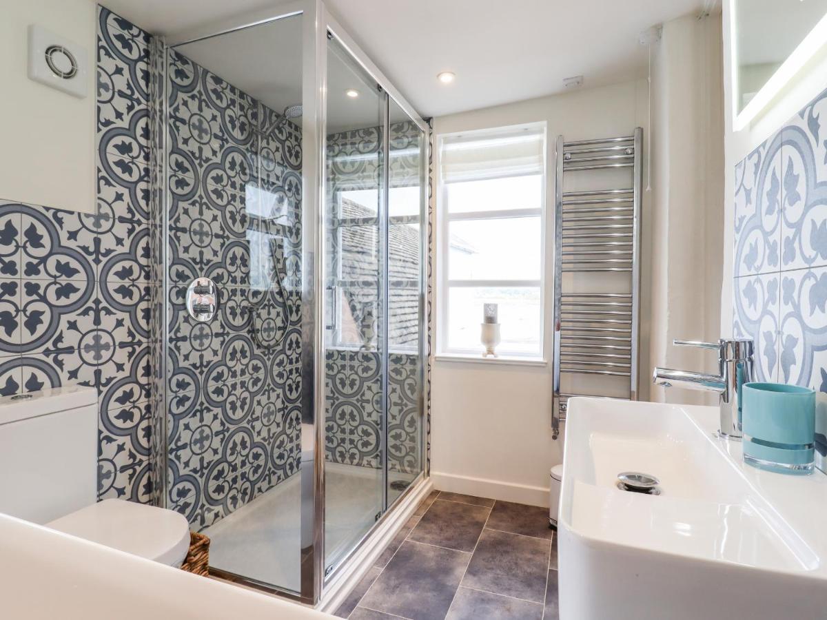 Wherry Cottage - Housity