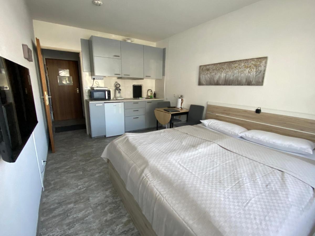 Studio 20qm mit Balkon und Innenpool - 22031 - Housity