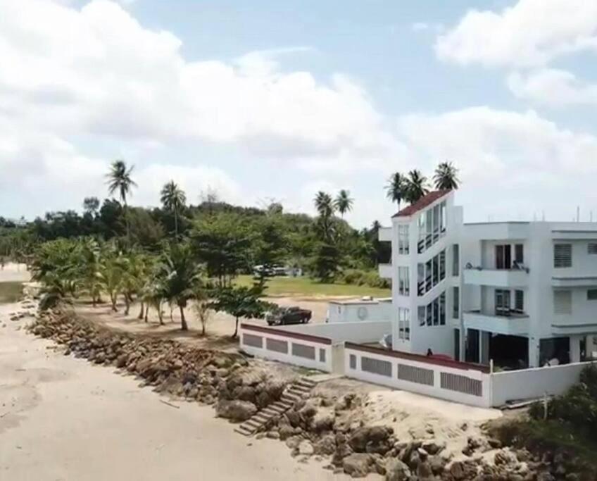 Beachfront Condo @Pico De Piedra Aguada - Housity
