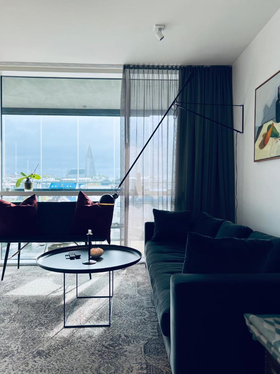 2x Bedroom Luxury Apartment with amazing views! - Housity