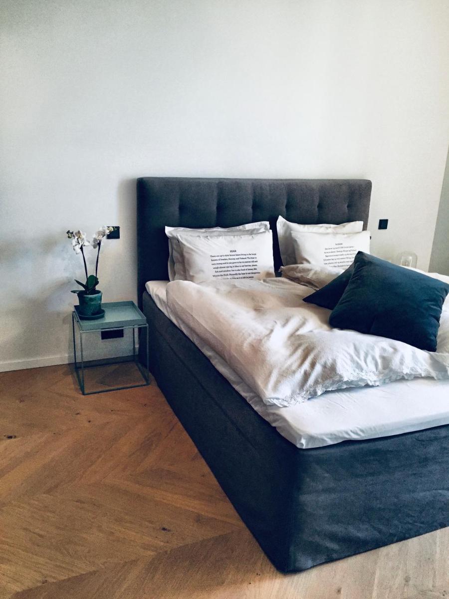 2x Bedroom Luxury Apartment with amazing views! - Housity