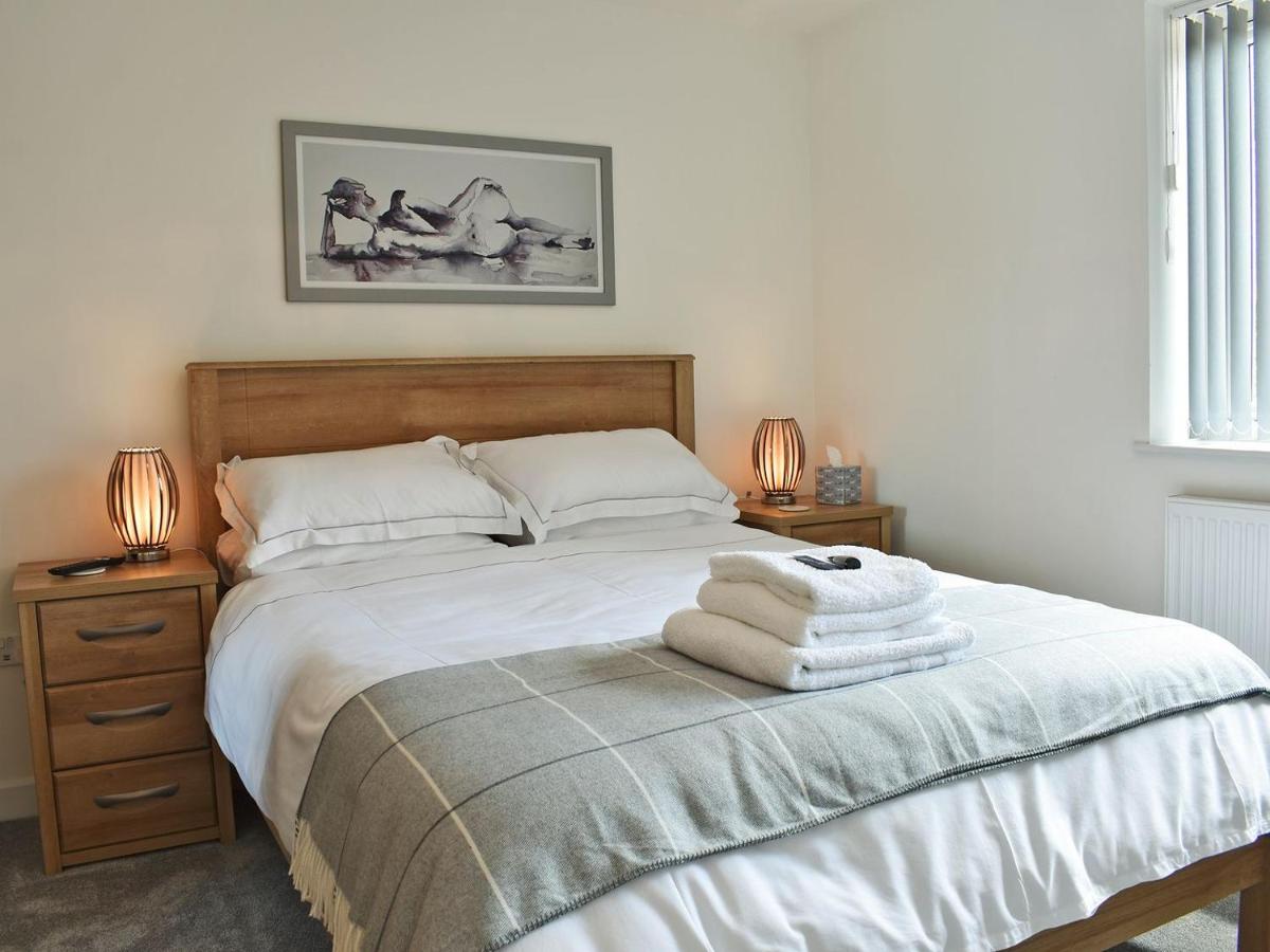 The Hollies - Housity