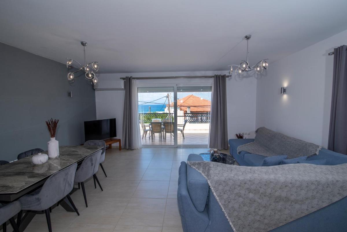 Mary's luxury apartment Elaia. - Housity