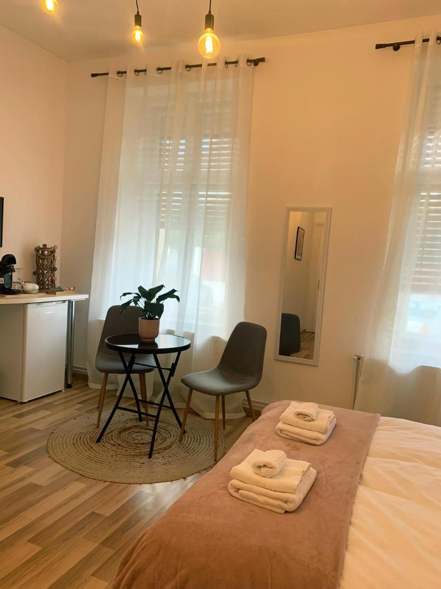 Apartament Plopilor Studios - Housity