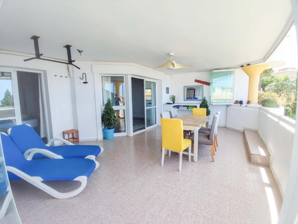 Fantastic views, large apartment with 3 Pools, Minutes from Beach and Golf Mijas Costa Spain - Housity