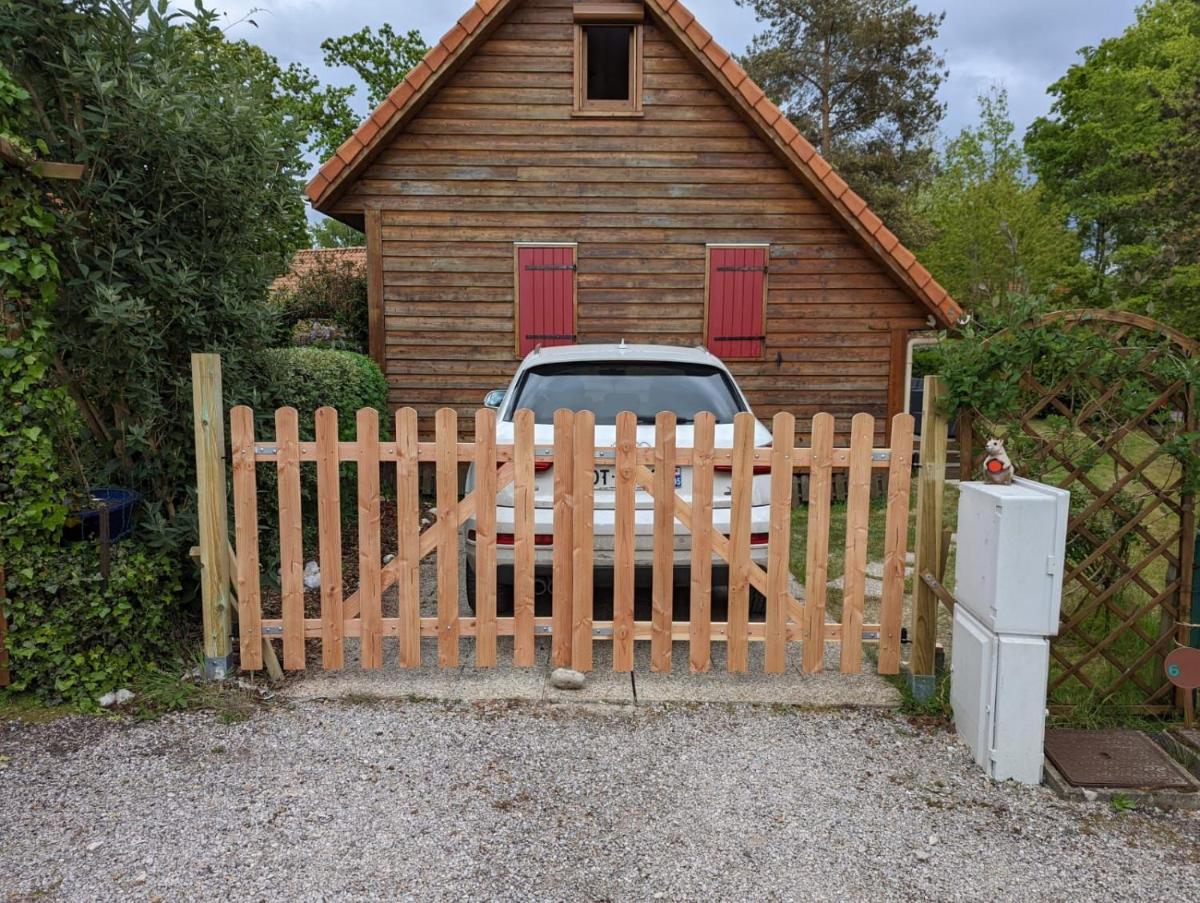 Chalet avec grand jardin dans résidence paisible - Housity