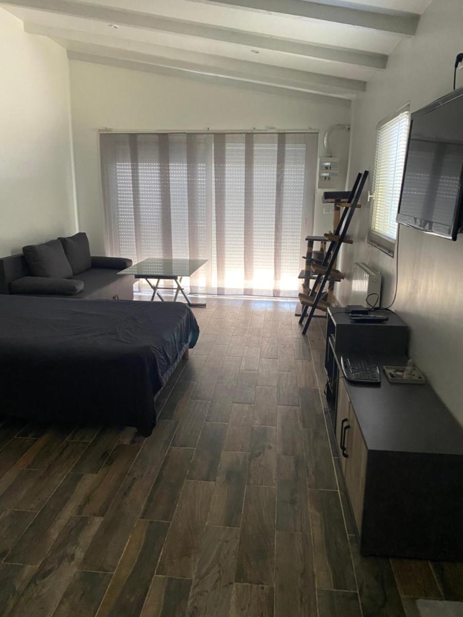 Jolie Studio spacieux - Housity