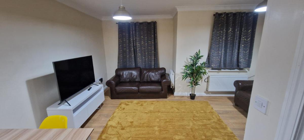 Dartford Cosy and Spacious 3 bedroom house Netflix and Sport Channels - Housity