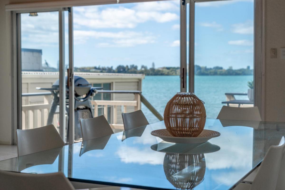 Stay Coastal - Tauranga Beach House - Housity