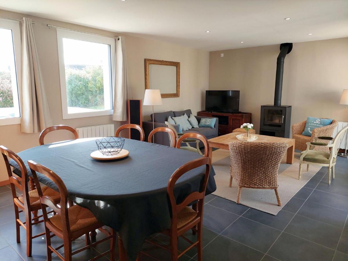 Holiday home near the beach, St Pabu - Housity