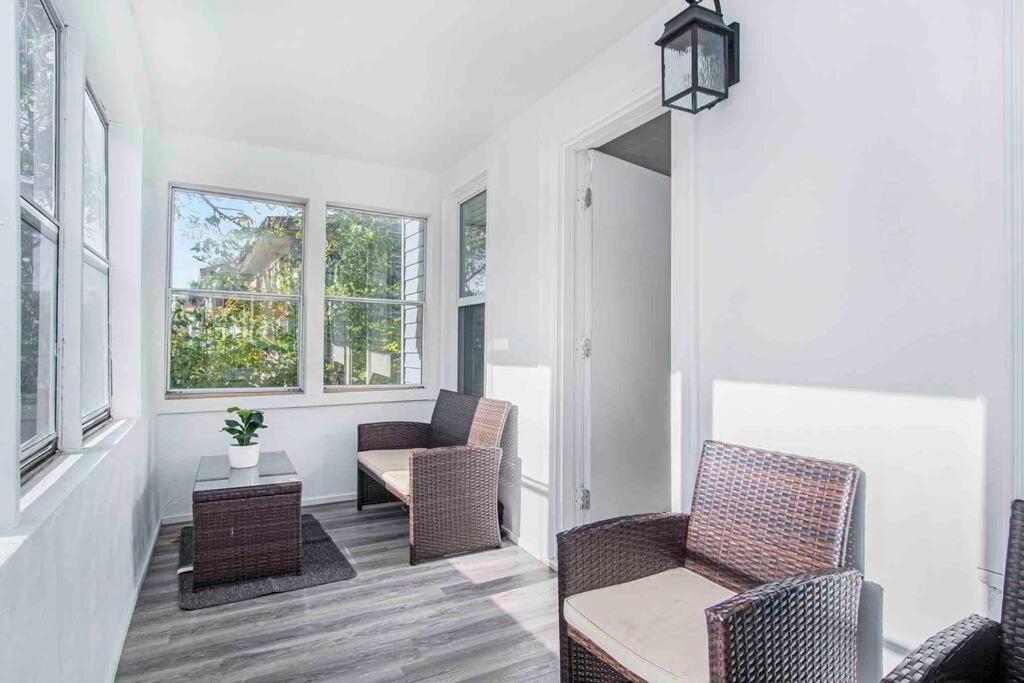 The Bright Side Bungalow Downtown*MFoam Mattresses - Housity